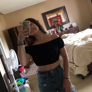 Wilfred cropped off the shoulder top